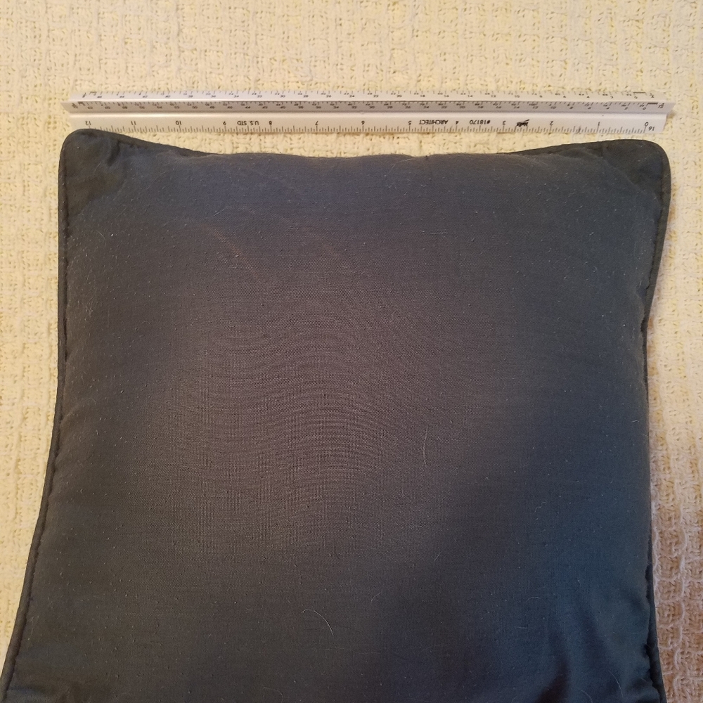 Cat throw pillow
 
Please go to my page and see ot - Picture 3 of 8